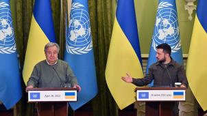 Le secrétaire général de l’ONU Antonio Guterres a rendu visite au président ukrainien Volodymyr Zelensky, à Kiev, le 28 avril 2022.