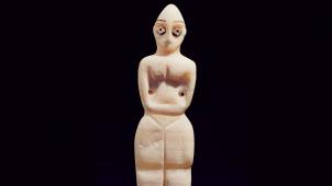 Statuette mésopotamienne en albâtre du IVe millénaire av. J.-C. (Musée de Bagdad).