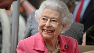 L’incroyable savoir-faire d’Elizabeth II a permis à la royauté de surmonter les crises et les scandales en gardant toujours le contrôle de la situation.