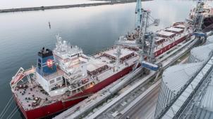 Un navire céréalier ukrainien transportant plus de 71.000 tonnes de maïs a réussi à arriver à Constanta en Roumanie, le 28 avril 2022.