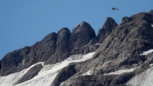 L’effondrement d’un glacier dans les Alpes italiennes est lié au réchauffement climatique, a déclaré lundi le Premier ministre italien Mario Draghi.