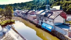 A Chaudfontaine, cette rangée de maisons a payé cher le débordement de la rivière, l’été dernier.
