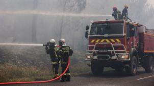 Plus de 10.500 hectares de végétation ont déjà été ravagés en Gironde, où les pompiers luttent contre deux incendies depuis mardi.