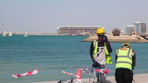 Sous la chaleur qatarie, bien loin de la construction des stades, l’heure est au peaufinage des détails.