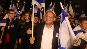 La popularité du leader d’extrême droite de Force juive Itamar Ben Gvir n’a cessé de croître, au point de l’encourager à tenter sa chance seul aux élections.