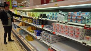 Les consommateurs risquent de connaître d’autres disparitions passagères de produits dans les rayons des supermarchés, en raison de la complexité inédite des négociations entre distributeurs et producteurs.