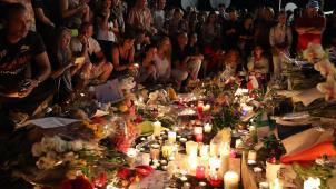 Le 15 juillet des centaines de personnes assistèrent à une veillée funèbre à proximité des lieux du drame.