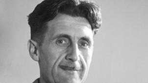 George Orwell, l’un des deux écrivains visionnaires au centre du documentaire.