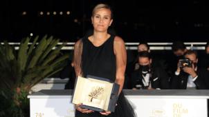 Deuxième femme à recevoir la Palme d’or à Cannes, et première à la recevoir seule, Julia Ducournau appelait en 2021 à repousser les murs de la normativité et à multiplier les représentations diverses à l’écran.