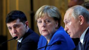 C’était en 2019 lors d’un sommet à Paris. L’action d’Angela Merkel envers l’approvisionnement en énergie du pays apparaît aujourd’hui flou aux yeux des Allemands.