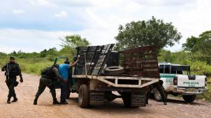 Une intervention des forces spéciales pour intercepter des trafiquants de drogue en Colombie.