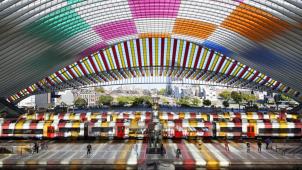 Daniel Buren, «Comme tombées du ciel, les couleurs in situ et en mouvement», travail in situ (détail) - Gare de Liège-Guillemins - 2022-2023.