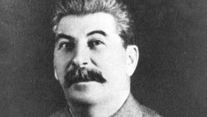 En 1922, Staline (photo) succède à Lénine en devenant Secrétaire général du Parti communiste.