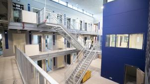 La prison de Haren, récemment inaugurée, est le plus important projet de partenariat public-privé carcéral réalisé en Belgique.