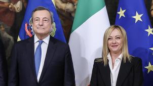 L’ancien président du Conseil, Mario Draghi, laisse en héritage à son successeur un pays qui a commencé à se désendetter et qui a renoué, après la pandémie, avec le cercle vertueux de la croissance.