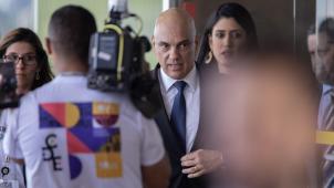 Alexandre de Moraes, président du Tribunal supérieur électoral, a tenté d’apaiser la situation. Mais le camp Lula a hurlé à la manipulation, de nombreux Brésiliens ayant eu des difficultés à accéder aux bureaux de vote.