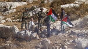 Le 4 novembre 2022, des soldats israéliens lancaient des grenades assourdissantes sur des manifestants palestiniens lors de la manifestation contre les colonies israéliennes dans le village de Beit Dajan, en Cisjordanie.