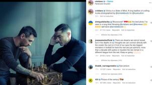 Les aficionados reconnaissent dans l’agencement des pièces du jeu d’échecs une partie mythique de 2017. Entre les icônes Carlsen et Nakamura.