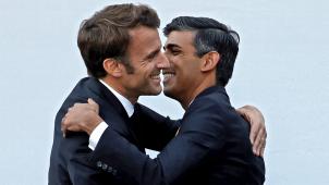 L’embrassade chaleureuse entre Rishi Sunak et Emmanuel Macron lors de la COP27 était déjà un signe de changement d’attitude entre les Européens et les Britanniques, mais ce n’est pas le seul.