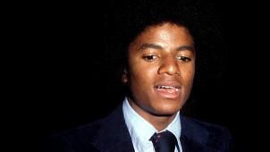 Alors qu’à l’époque, MTV passe très peu d’artistes noirs, Michael va tout changer et ouvrir la porte à Prince et aux rappeurs et chanteurs de R&B en général.