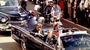 Le 22 novembre 1963 à Dallas, quelques instants avant les coups de feux fatals.