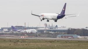 Le cargo de FedEx à l’atterrissage à Liege Airport ce dimanche 18 décembre.