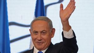Binyamin Netanyahou au soir de sa victoire électorale du 1er novembre dernier. Il a réussi à former une majorité rassemblant droite et extrême droite.