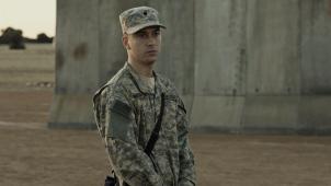 Un jeune soldat (Nat Wolff) engagé en Afghanistan dénonce un supérieur sadique, risquant sa vie.