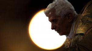 Le pape émérite Benoît XVI, théologien allemand dont la renonciation en 2013 avait pris le monde entier par surprise, est mort samedi matin à l’âge de 95 ans.