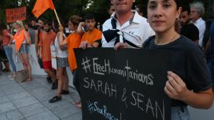 Lors d’une manifestation demandant la libération de Sarah Mardini et Seán Binder, en septembre 2018.
