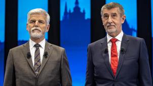 Les deux candidats à la présidence: à gauche Petr Pavel; à droite Andrej Babis.