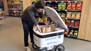 Carrefour teste le robot Delivers.ai à Zaventem en vue de livraisons automatisées à domicile dans une grande ville.
