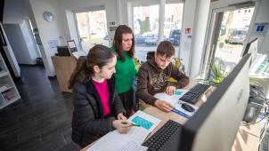 A Tournais, Infor Jeunes a lancé sa campagne d’information sur les jobs étudiants à travers la Wallonie.