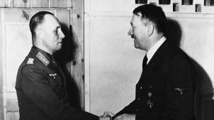 Avant son « suicide », Rommel était un des généraux préférés de Hitler (ici le 28 mai 43).