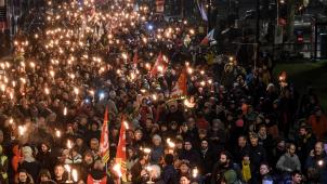 Nantes avait choisi une marche au flambeau, ce jeudi, pour la cinquième journée de mobilisation syndicale.