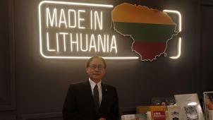 Depuis l’an dernier, Taitra, présidée par Simon Wang, gère à Taïpei une boutique dédiée aux produits lituaniens, afin d’inciter les détaillants taïwanais à en inclure dans leur inventaire.