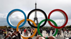 La Tour Eiffel, les anneaux olympiques, il faudra payer le prix pour y accéder.