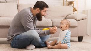 Le congé parental permet de passer du temps avec son enfant, de créer du lien avec lui, et d’avoir des moments de répit.