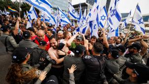 Tel-Aviv, le 23 mars: les manifestations deviennent quotidiennes en Israël contre les projets du gouvernement visant à miner le pouvoir judiciaire.