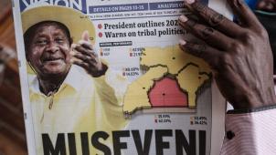 De nos jours, plus de la moitié des Ougandais ne se souviennent plus des présidents précédents, ils n’ont connu que Museveni, et se demandent bien qui lui succédera.