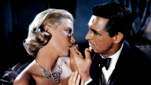 Grace Kelly et Cary Grant, le couple glamour au centre de ce film sorti en 1955.