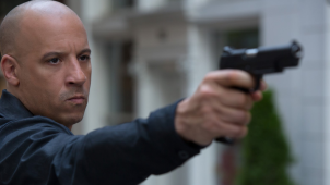Cette fois, Dominic Toretto (Vin Diesel) se voit contraint de s’opposer à sa propre « famille ».