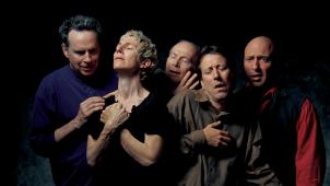 Dans «The Quintet of the Astonished», Bill Viola filme cinq personnages traversés par d’intenses émotions.