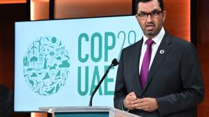 Sultan bin Ahmed Al-Jaber, le président de la COP28, est accusé de duplicité par les organisations environnementales.