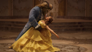 Dan Stevens et Emma Watson dans les rôles mythiques de la Bête et de la Belle.