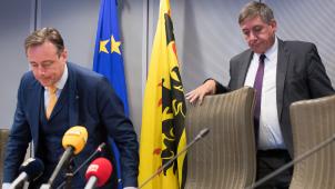 La N-VA, qui ne cesse de céder du terrain dans les sondages au profit du Vlaams Belang, a du mal à conserver une constance dans sa communication.