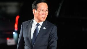 Vo Van Thuong, président du Vietnam, présente sa démission.