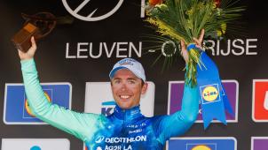 Enfin! Benoît Cosnefroy tournait autour du succès depuis 2020 à Overijse. Cette fois, il a mis tout le monde d’accord en devançant ses adversaires d’un vélo.
