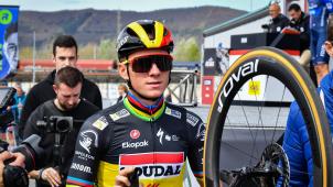 Remco Evenepoel n’a plus couru depuis le 4 avril et sa chute au Tour du Pays basque. Cette longue absence ne justifie toutefois aucune impatience dans ses propos.