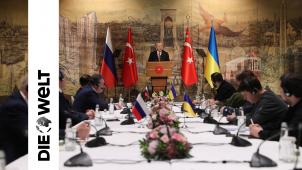 Le 29 mars 2022, le président turc Recep Tayyip Erdogan ouvre les pourparlers ukraino-russes à Istanbul.